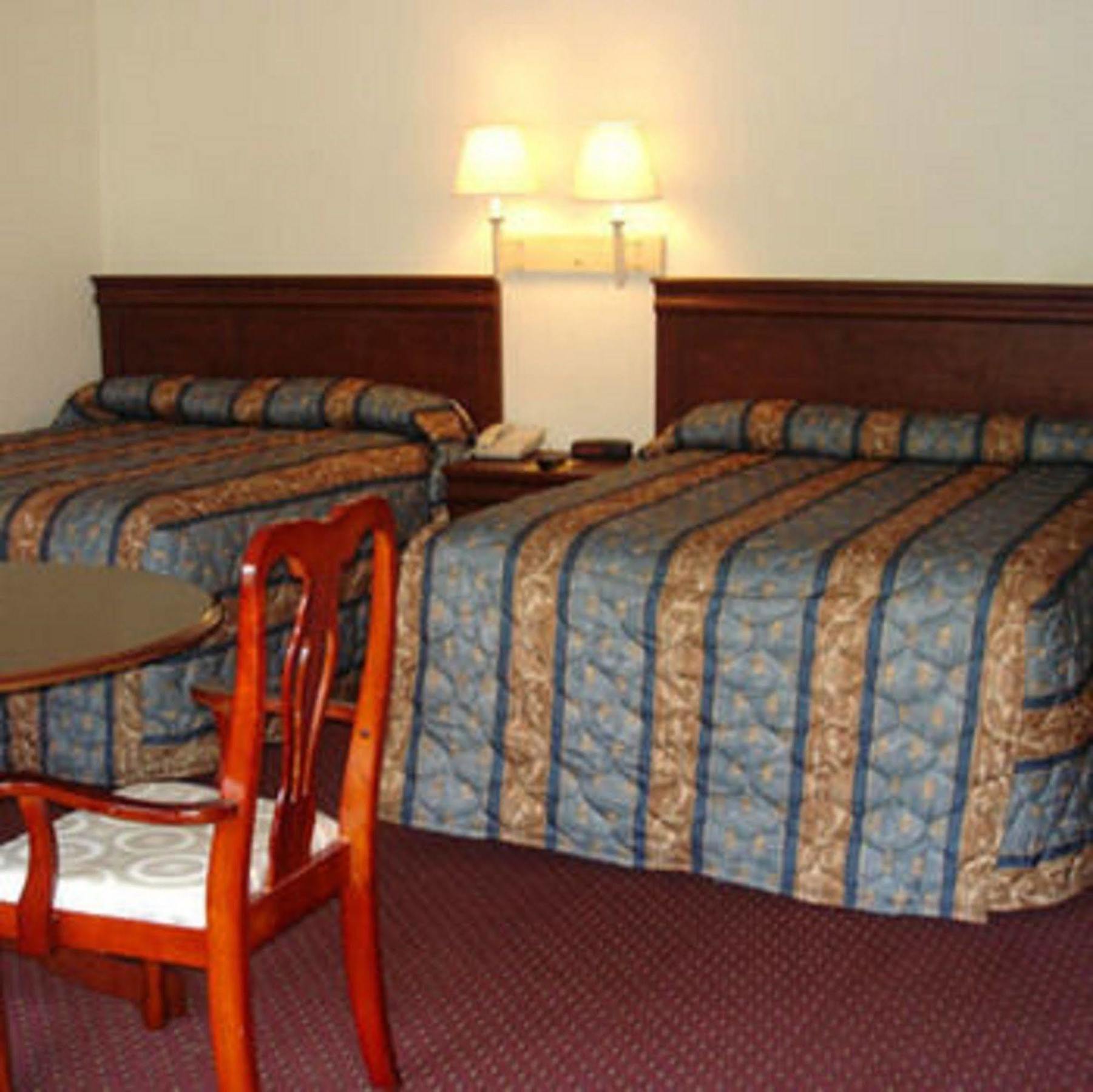 White Stone The Whispering Pines Motel- Whitestone الغرفة الصورة
